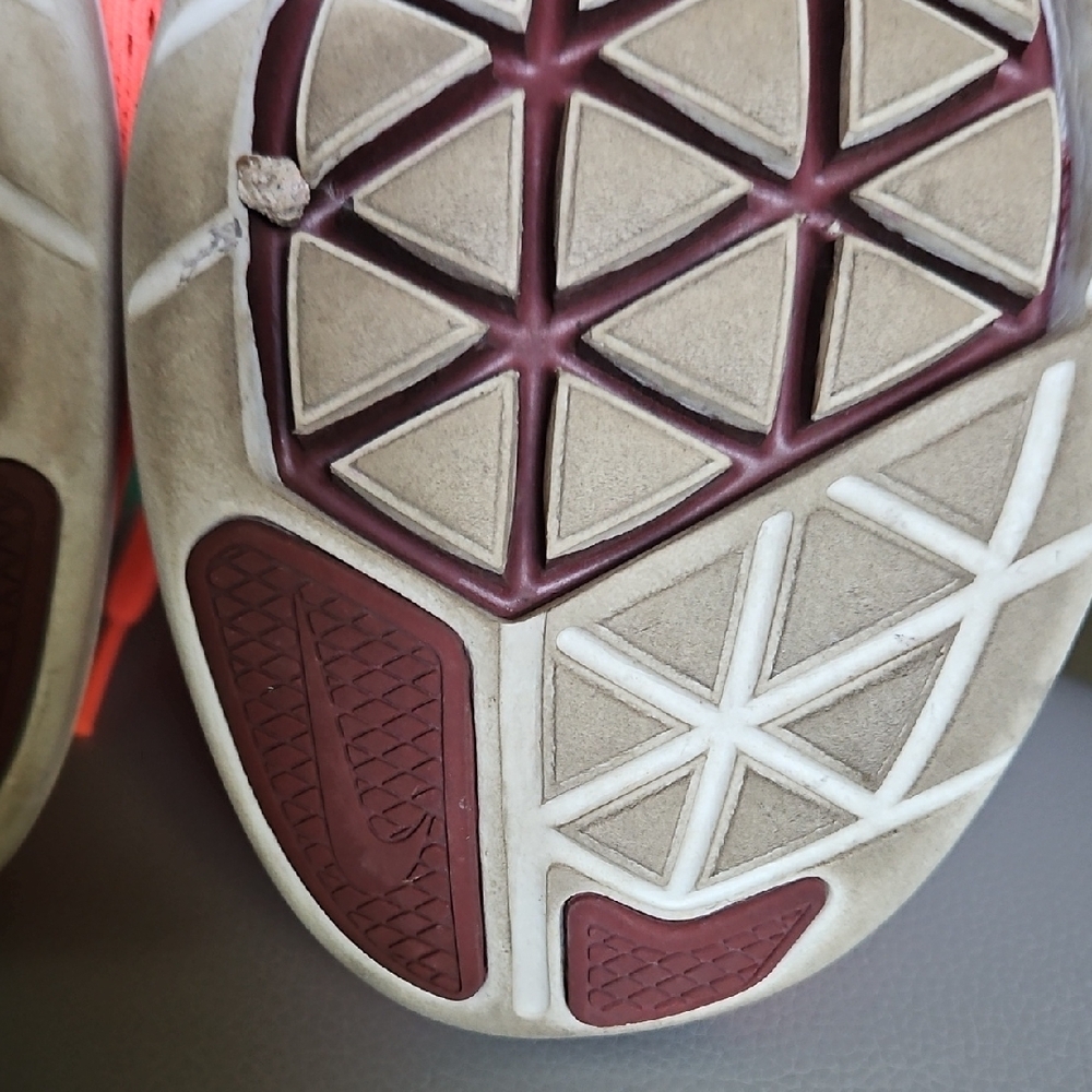 Nike Flex Run Athletic Shoes - Picture 8 of 10